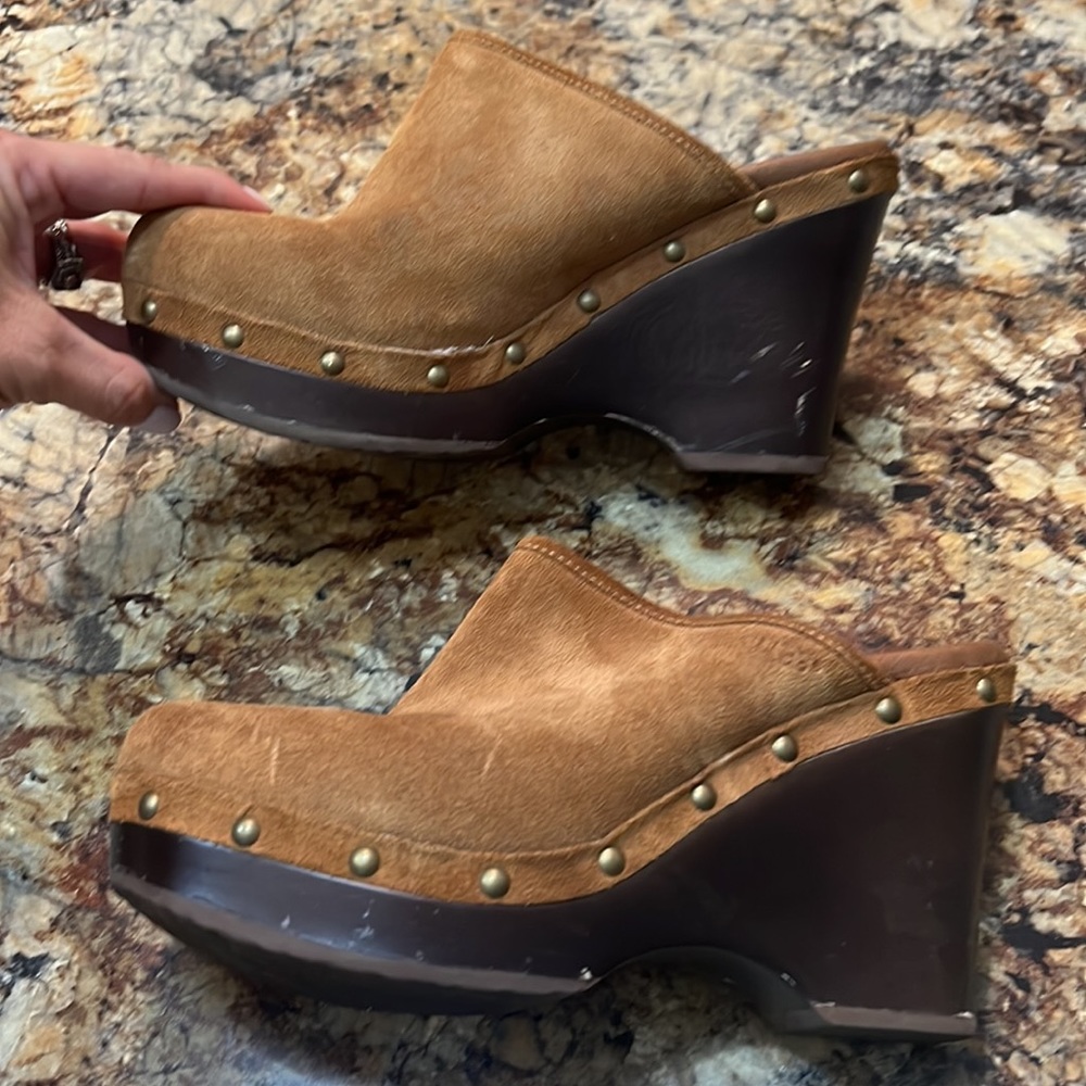 Ugg Clogs - Picture 2 of 8